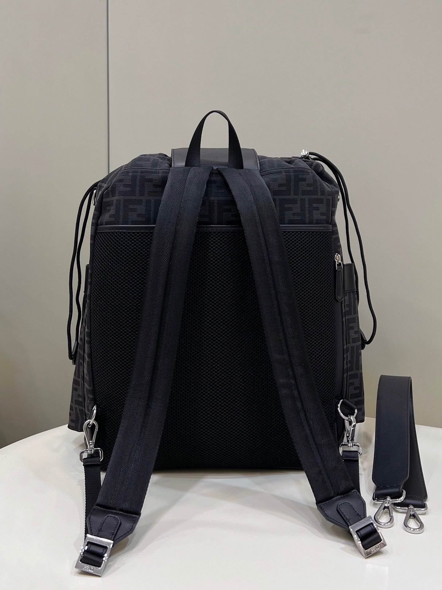 Mochila Fendi Strike Large 46 FF de Tejido jacquard Negro