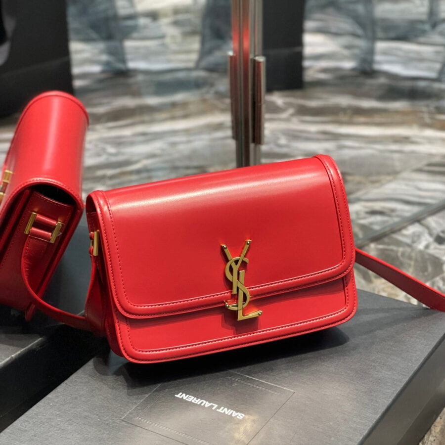 Designer handbag gold – front view