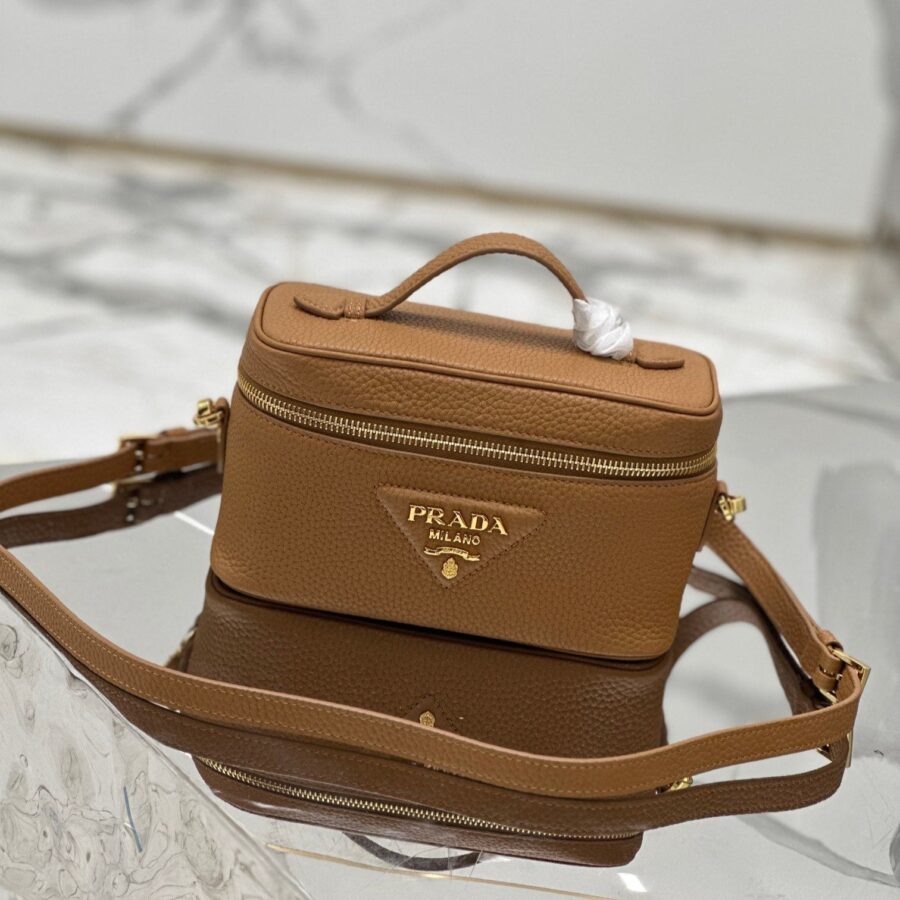 Designer handbag gold – front view