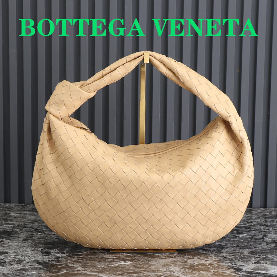 Bottega Veneta Jodie beige bag – front view